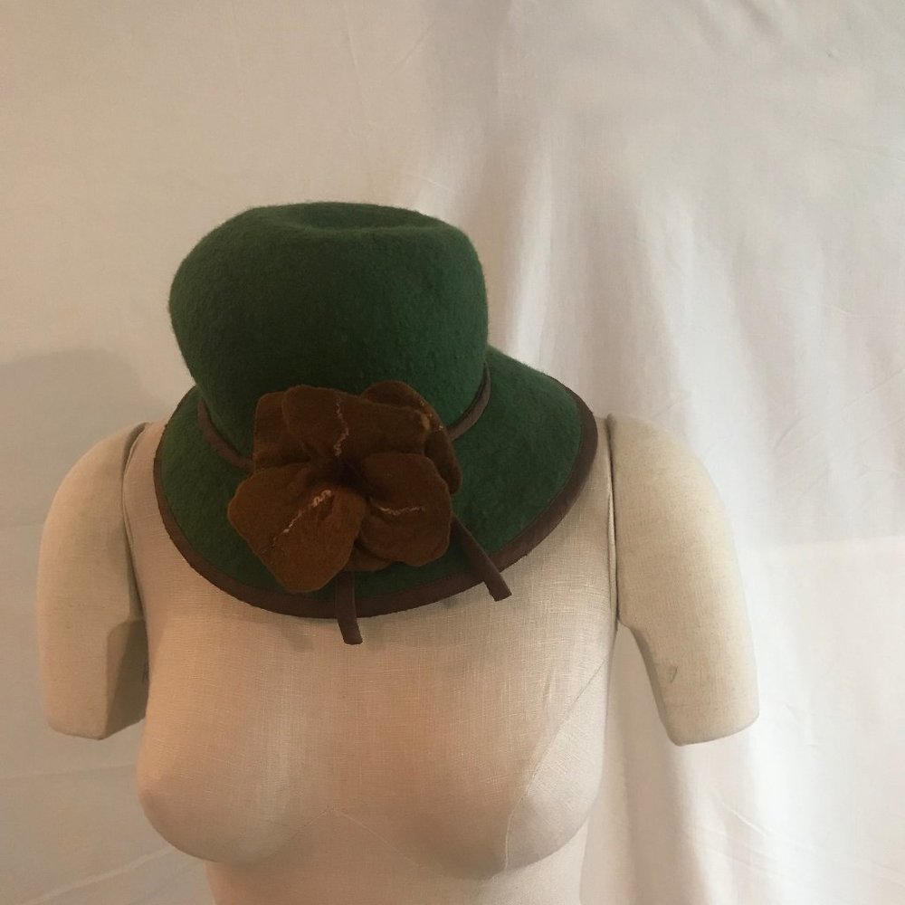 Miss Fitt Green Hat with Brown Trim/Flower